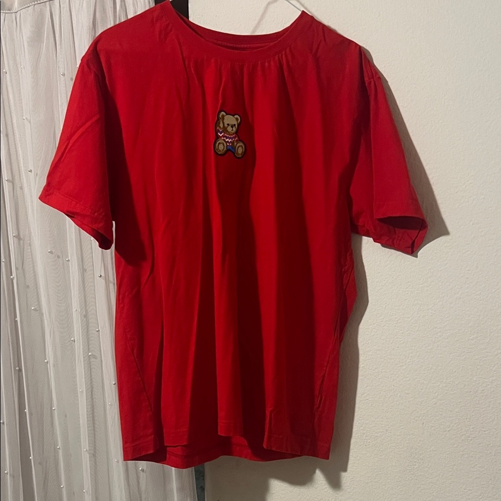 SHEIN Red Short Sleeve Tee with Teddy Patch